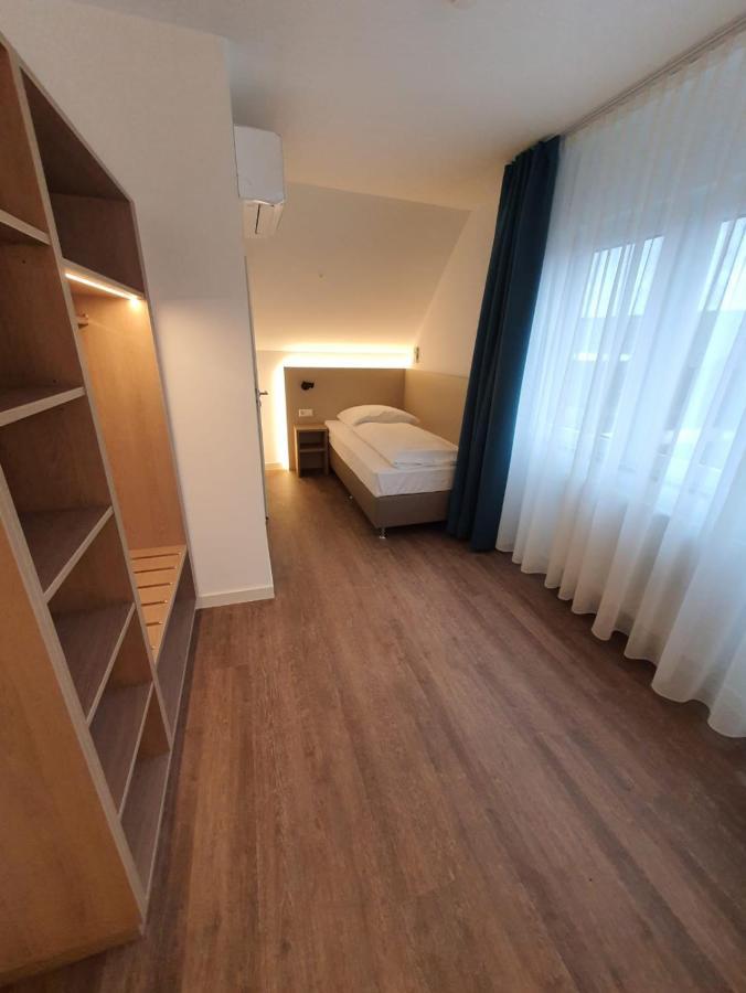 Moglingen Hotel Zur Traube מראה חיצוני תמונה