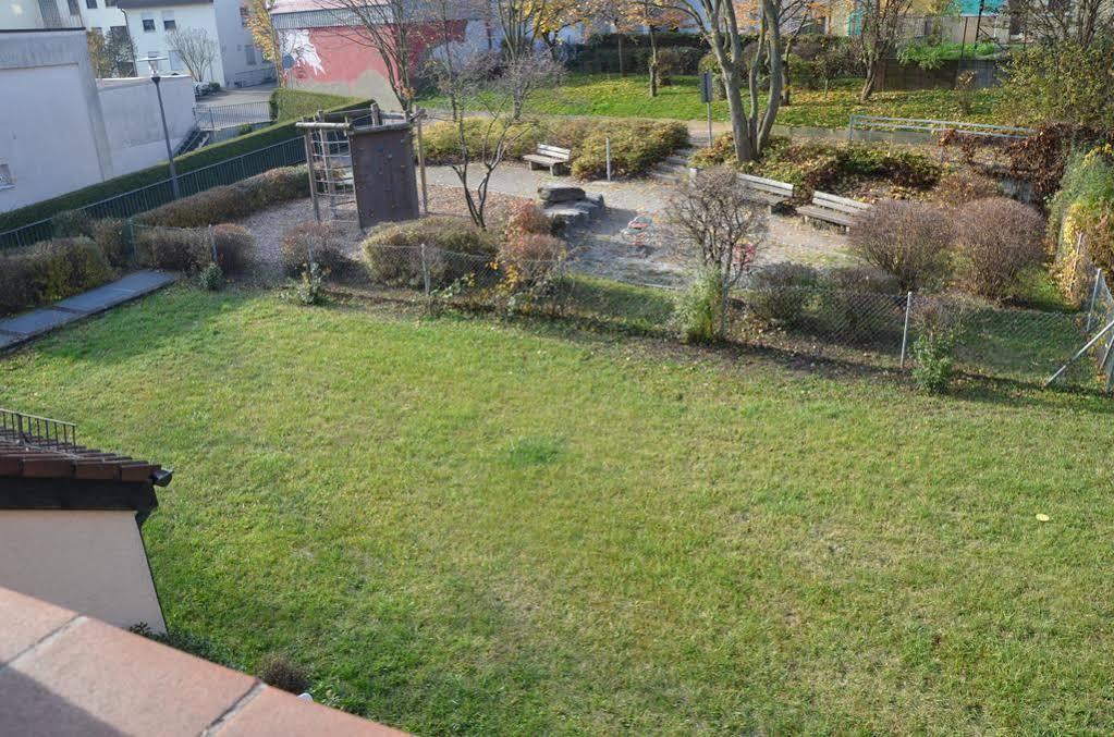 Moglingen Hotel Zur Traube מראה חיצוני תמונה